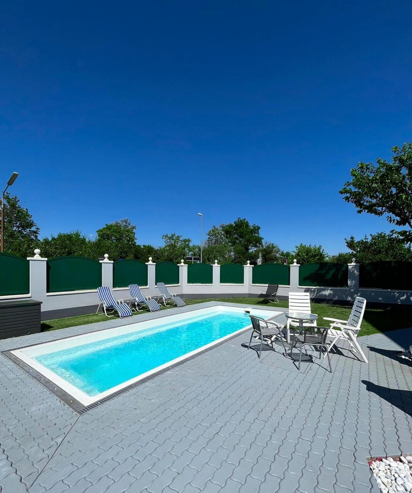 Atemberaubendes + Pool Wien